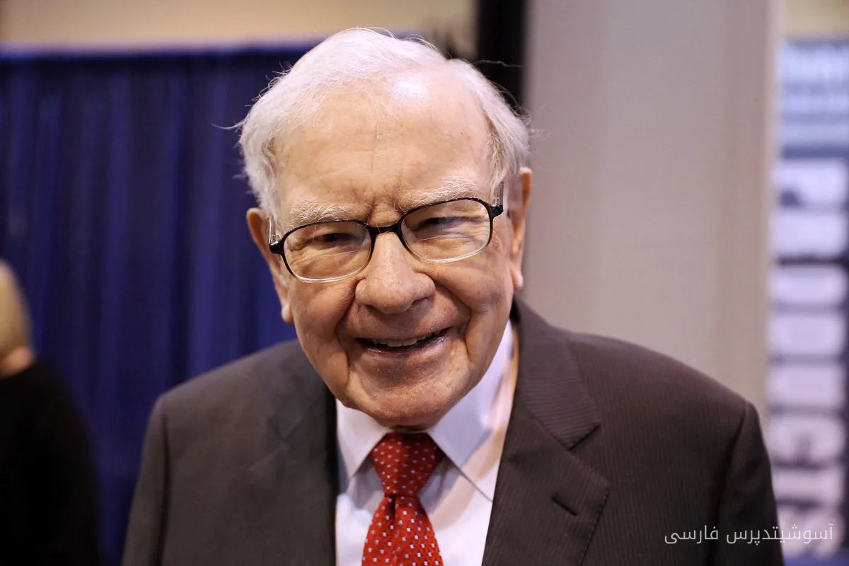 Warren Buffett Steps Down as Chairman of Berkshire Hathaway