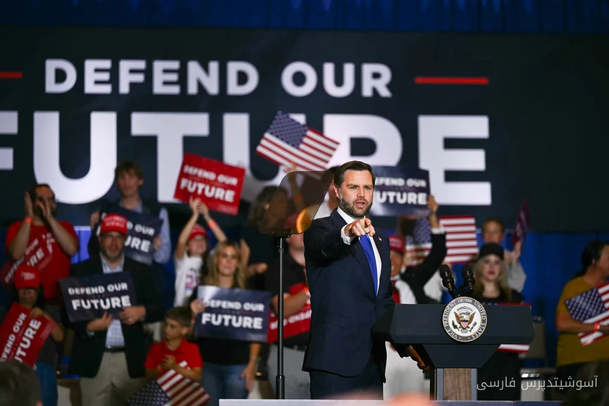 JD Vance حریفان سیاسی را «چپ بادگین» نامید و سپس عقب‌نشینی کرد