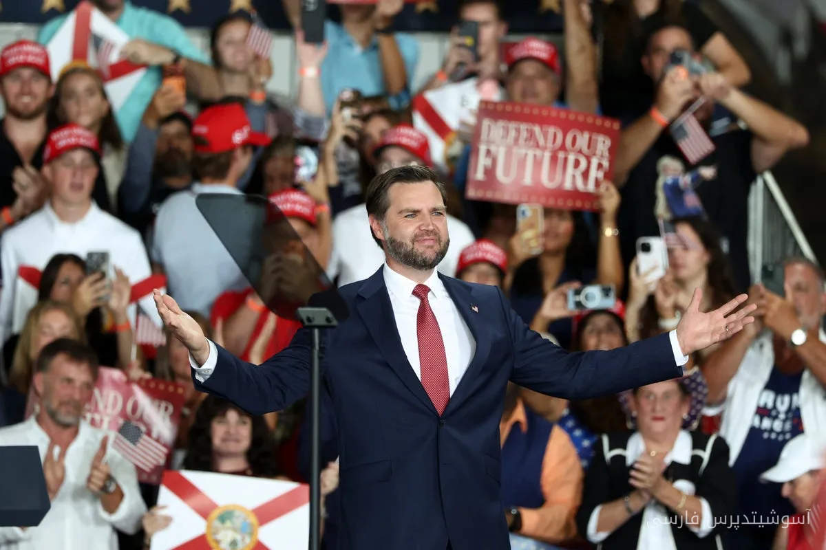 JD Vance به دنبال جذب حمایت مردان جوان سفیدپوست برای ترامپ